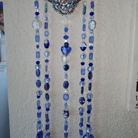 Horseshoe crystal beaded suncatcher with Owls. One of a kind. Hand made. - Picture 11 of 16